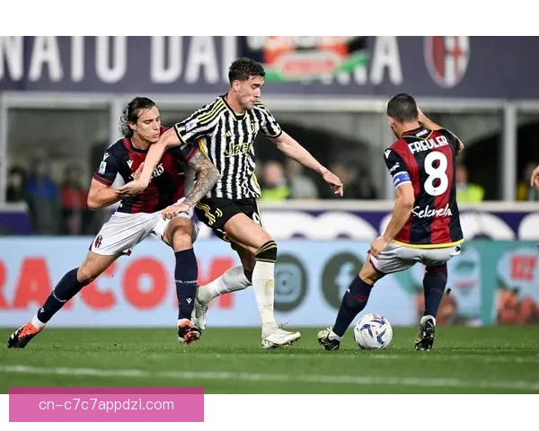 低级失误送礼博洛尼亚门将丢球 低级失误送礼博洛尼亚门将丢球