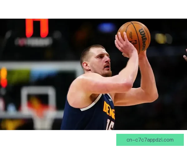 东契奇约基奇首节对轰引爆全场